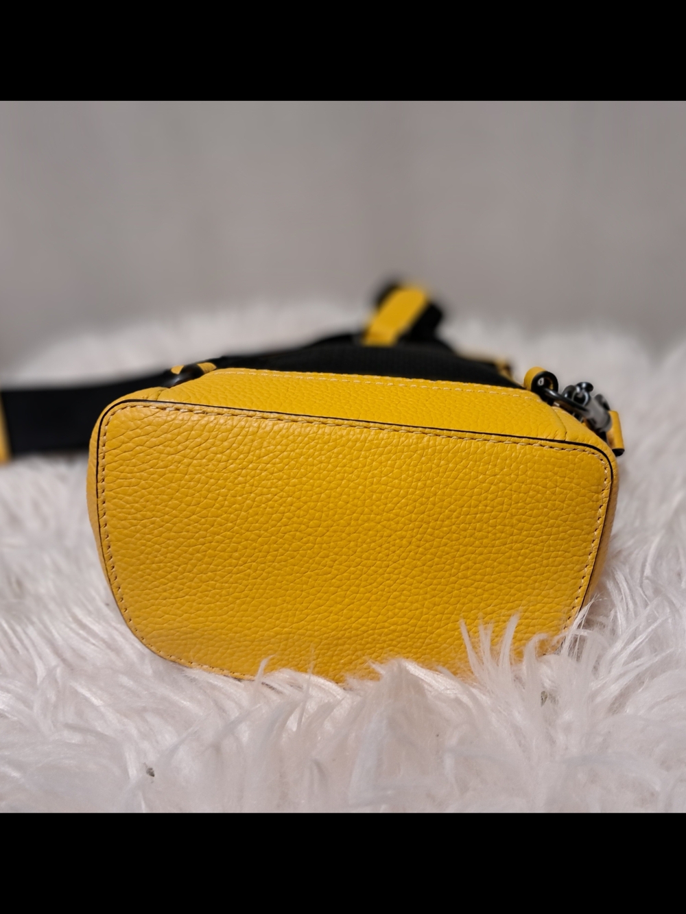 Coach Hudson Small Pack in Canary Yellow Pebble Leather NWT - Picture 8 of 14